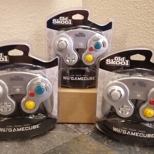 3 Gamecube Controllers - Silver / Platinum (NEW) - Nintendo - Old Skool